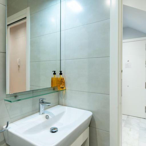 Coqueto Apartamento Para Descubrir Sevilla Exterior photo